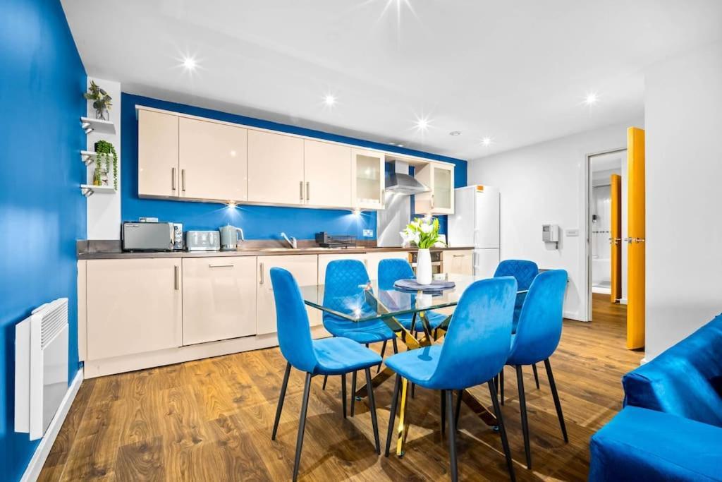 Spacious 2 Bed Apt B'Ham Cc With Parking Sleeps 7 Birmingham Eksteriør bilde