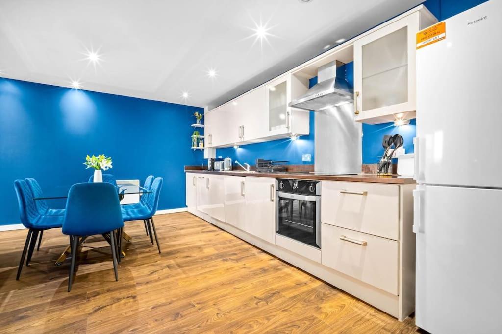 Spacious 2 Bed Apt B'Ham Cc With Parking Sleeps 7 Birmingham Eksteriør bilde